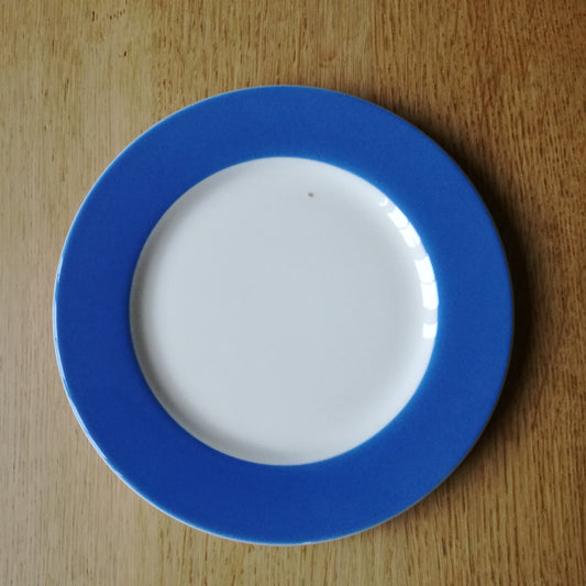 Petite assiette à large liseré bleu, Ceramic Olympia