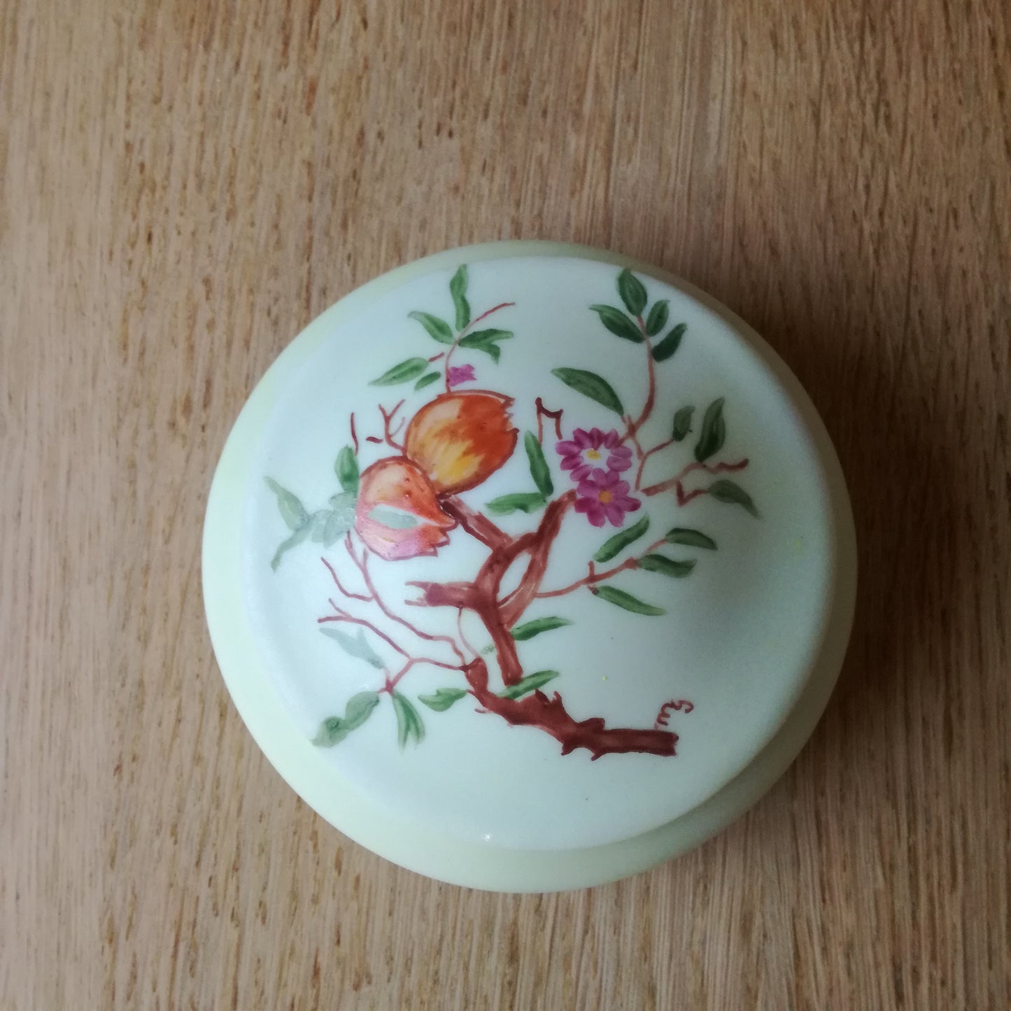 Petite boîte à bijoux en porcelaine à décor floral, Limoges