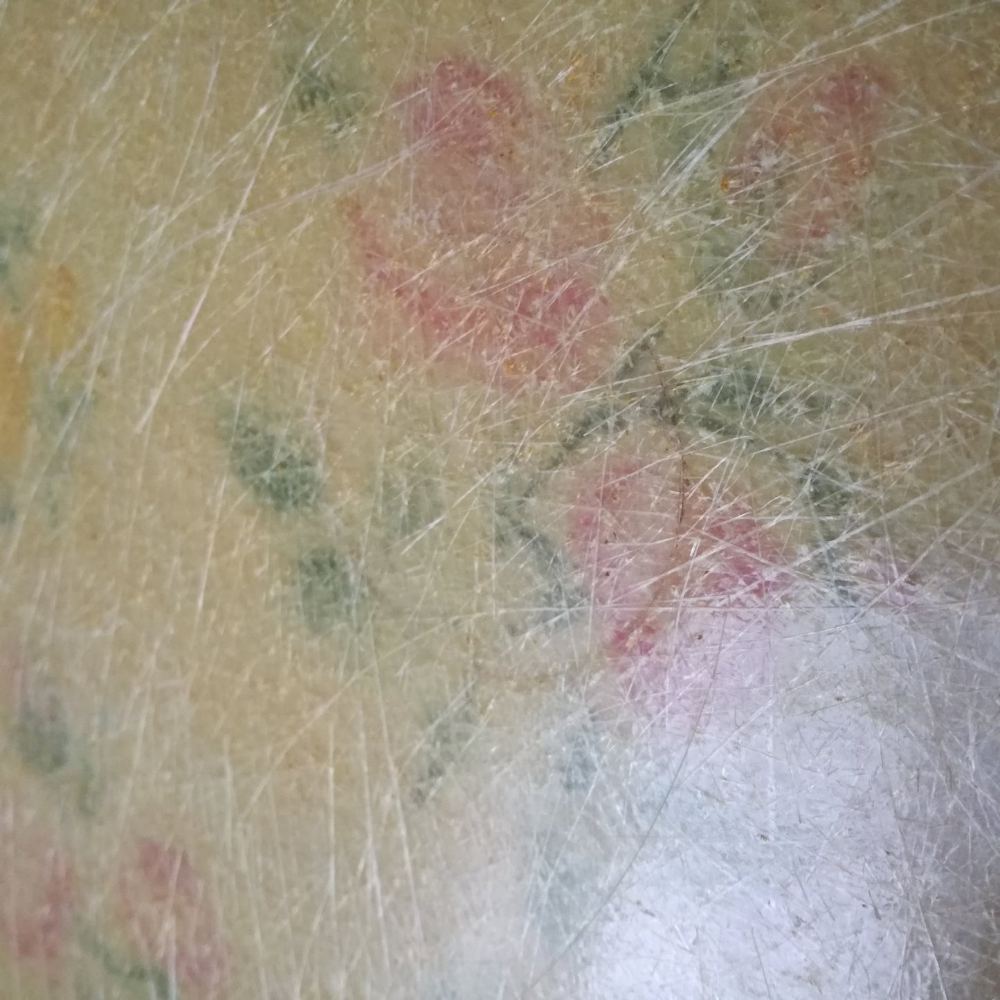 Plateau en fibre de verre à décor de roses