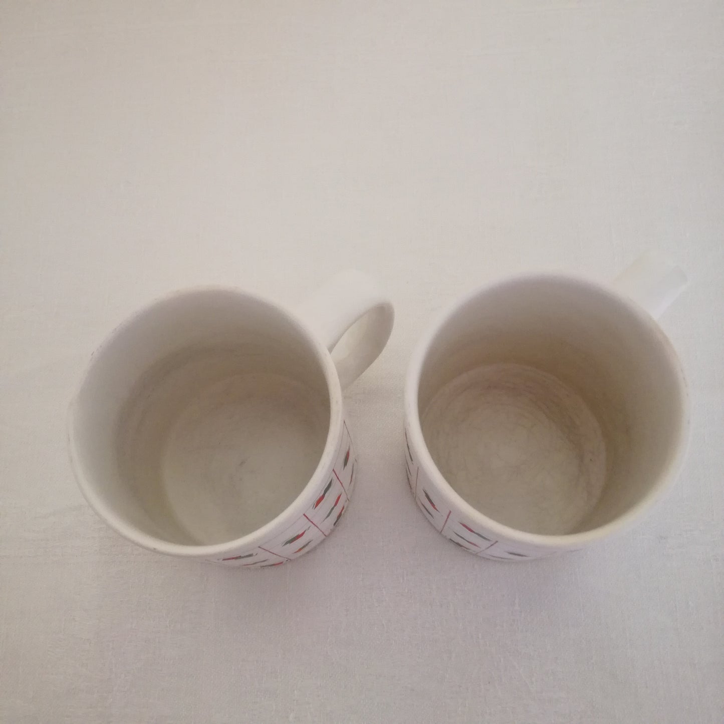 2 tasses en céramique à motif de cubes années 80