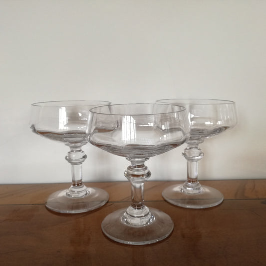 3 coupes à champagne biseautées de forme octogonale