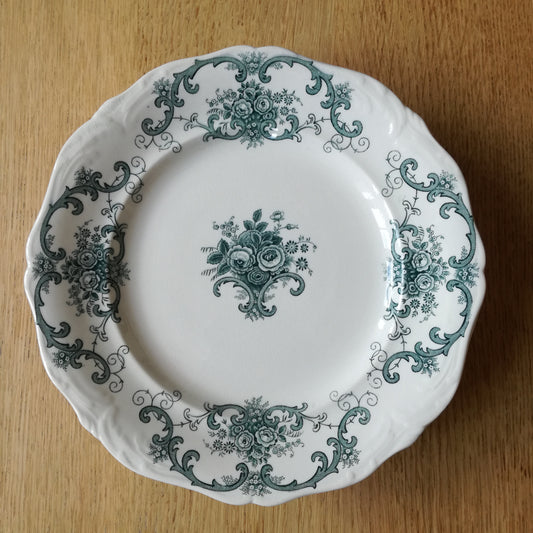 Plat sur pied à décor floral vert foncé