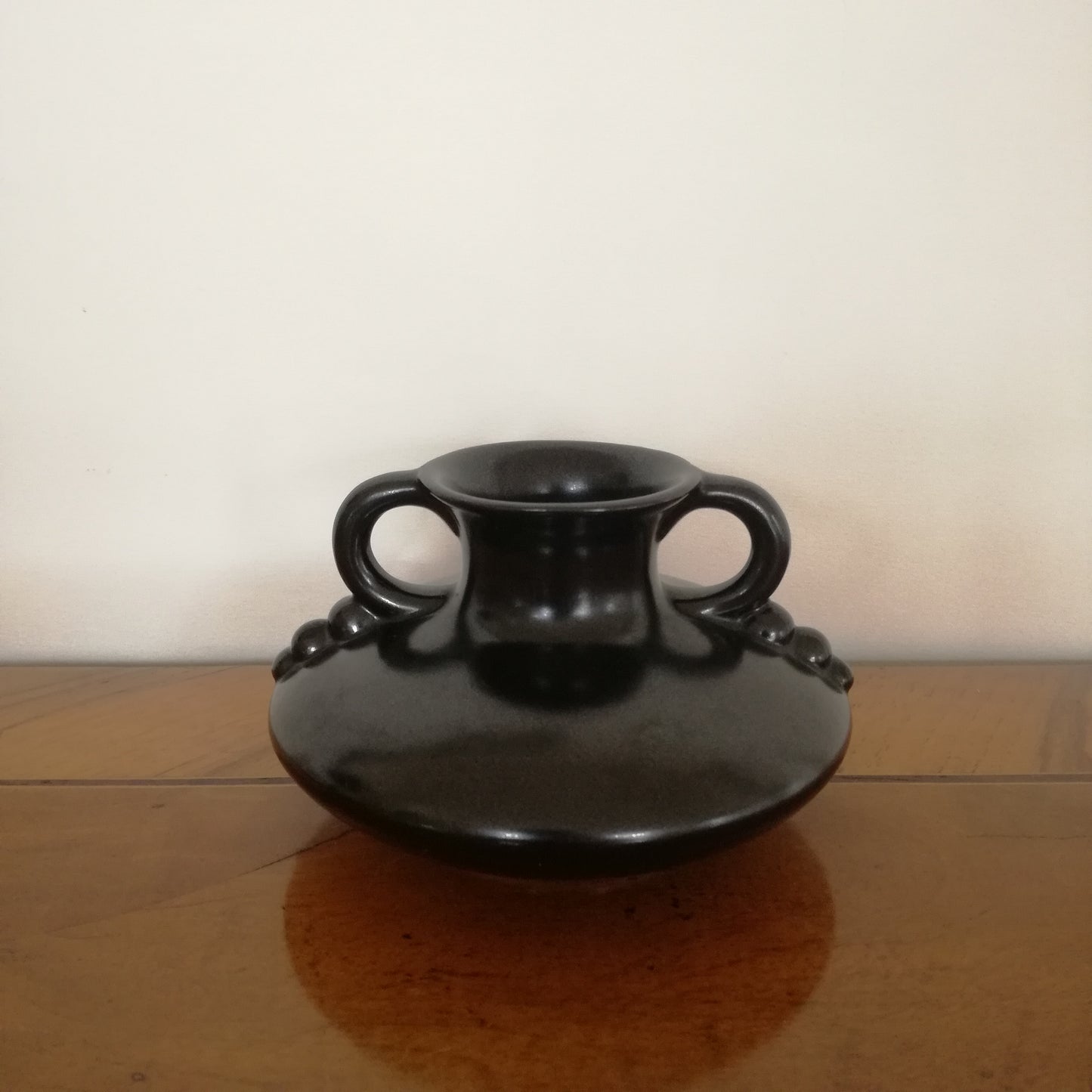 Petit vase à anses en céramique noire numéroté 1001 Villeroy & Boch Luxembourg