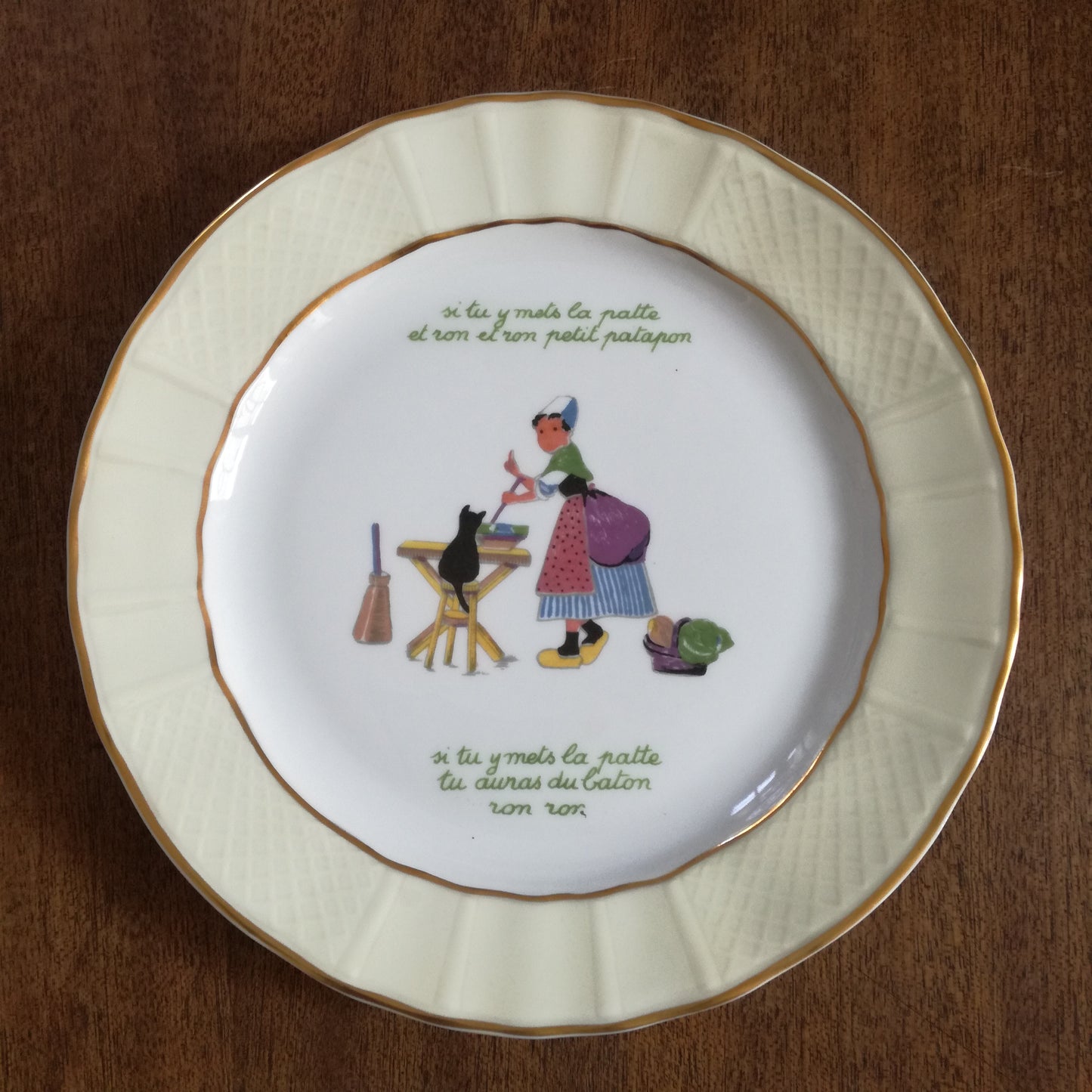 Petite assiette parlante en porcelaine "Il était une bergère", Bernardaud Limoges