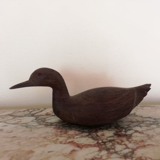 Canard sculpté en bois plein
