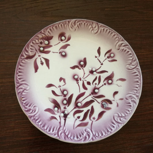 Petite assiette en faïence ancienne Digoin & Sarreguemines à branches violettes