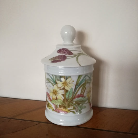 Pot et son couvercle en porcelaine Pillivuyt à décor floral signé Molling numéroté 73 39 15