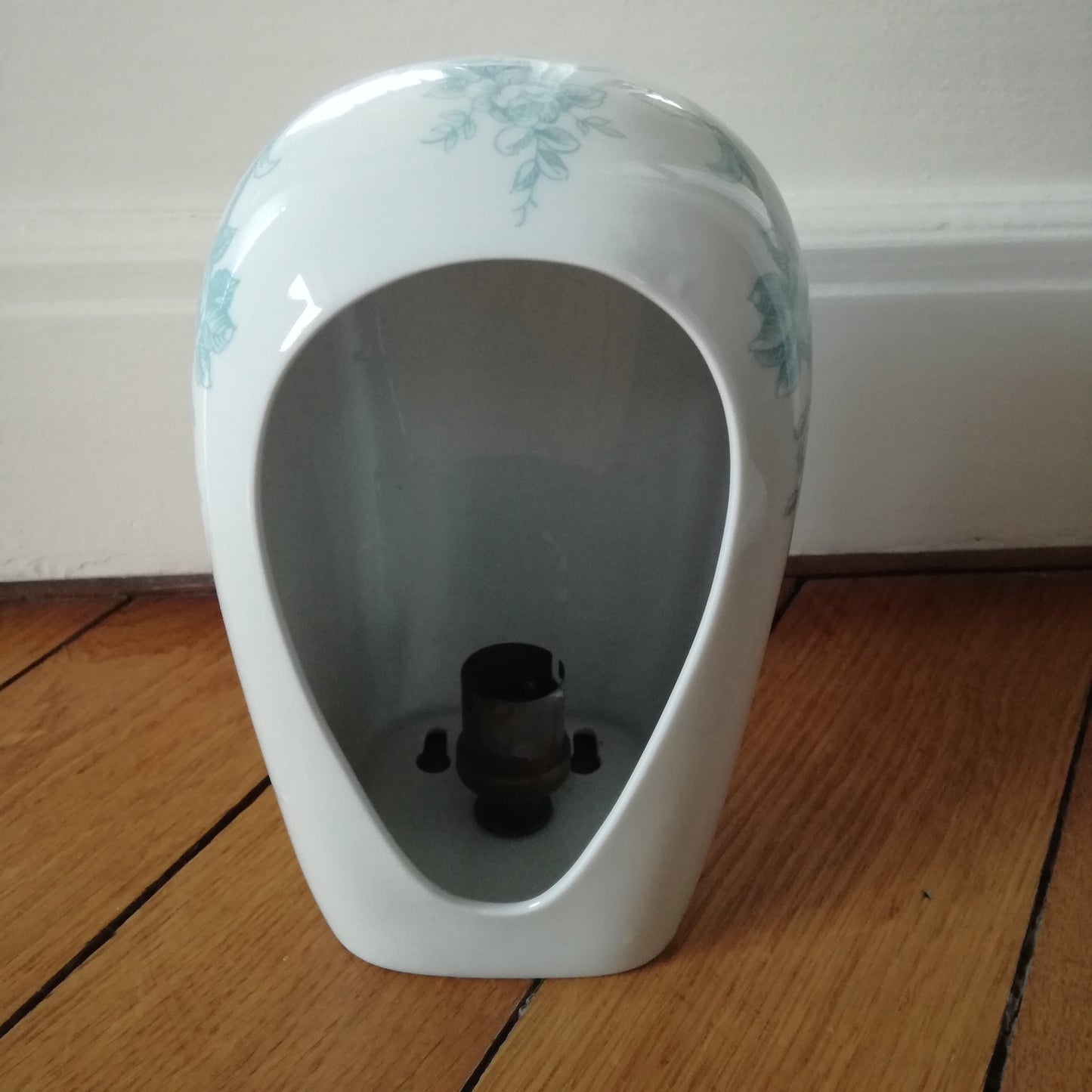Applique murale et 2 porte brosses à dents à décor floral bleu clair en porcelaine de Paris