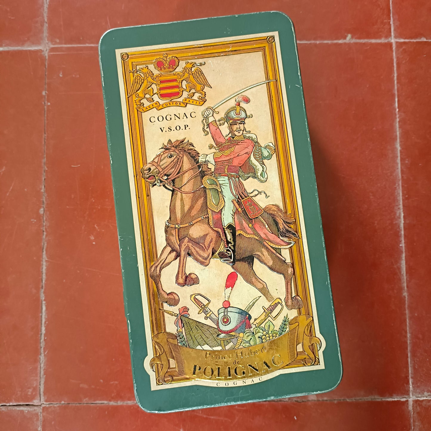 Boîte en métal Cognac VSOP Prince Hubert de Polignac