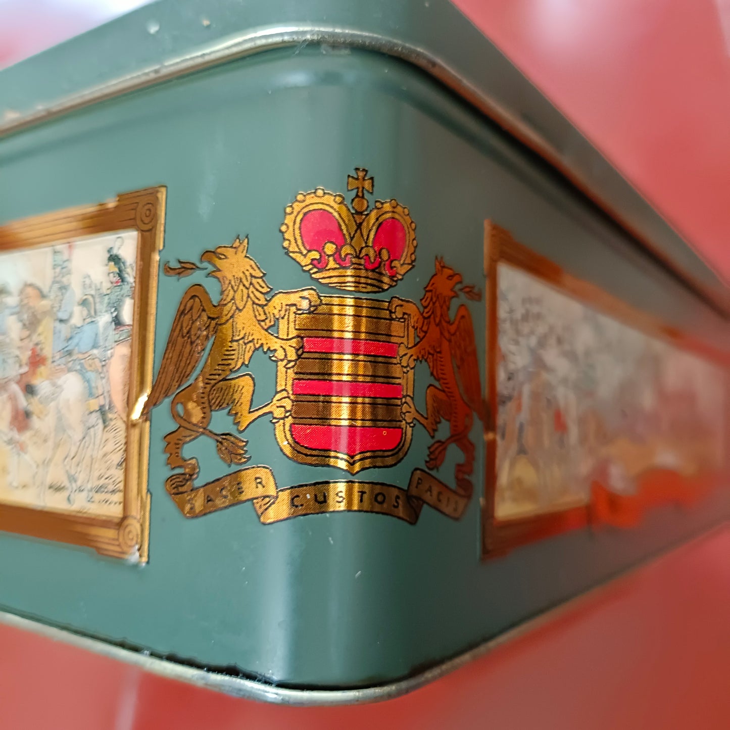 Boîte en métal Cognac VSOP Prince Hubert de Polignac