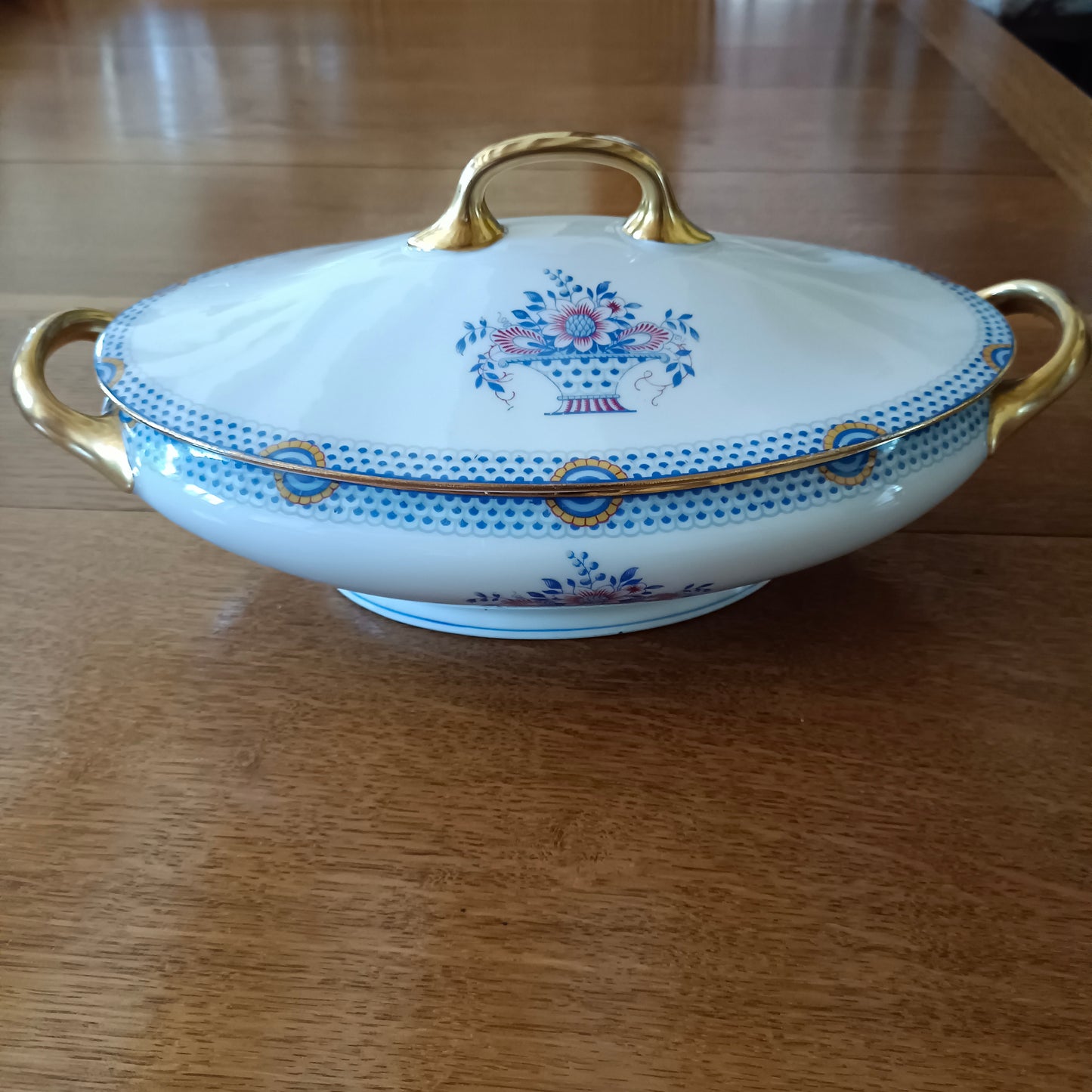 Soupière en porcelaine décor bouquet de fleurs J Rouzier Limoges