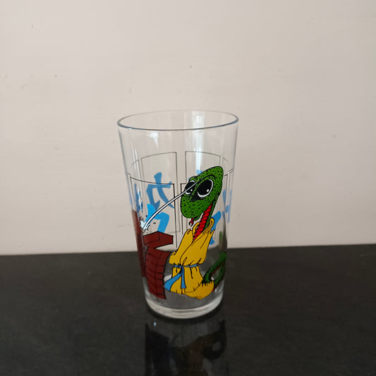 Grand verre à eau décor de serpent cassant des briques, VMC France Reims