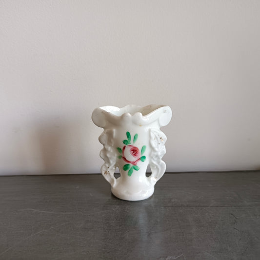 Petit vase de mariée en porcelaine à décor floral peint main