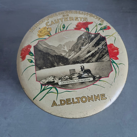 Boîte en métal ancienne, berlingots de Cauterets