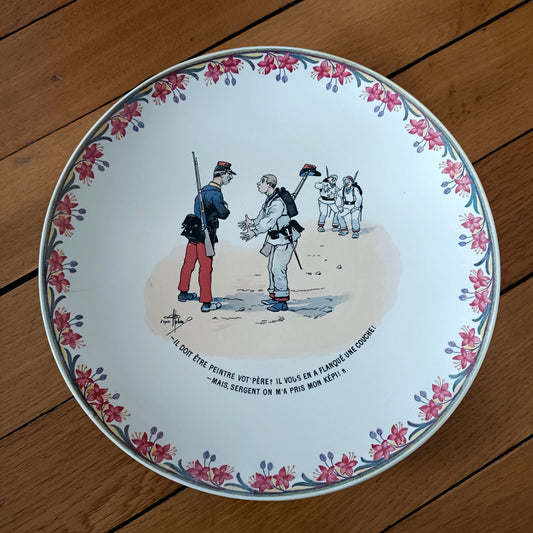 Plat parlant décoratif faïence fin XIXe U & C Sarreguemines, thème militaria