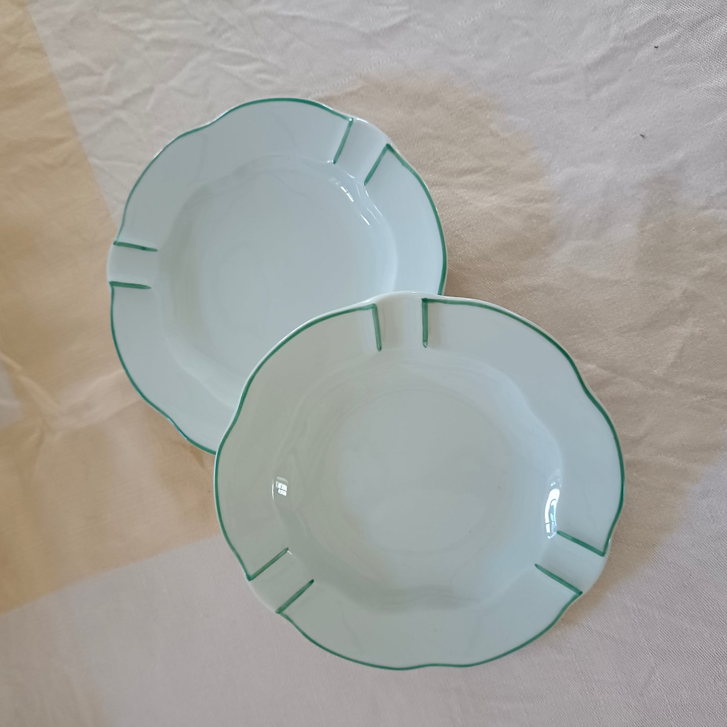 Paire de cendriers en porcelaine de Limoges GDA