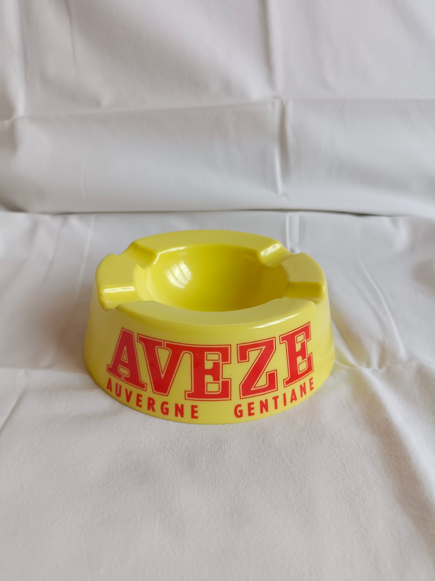 Cendrier publicitaire Avèze en mélamine jaune Ornamine