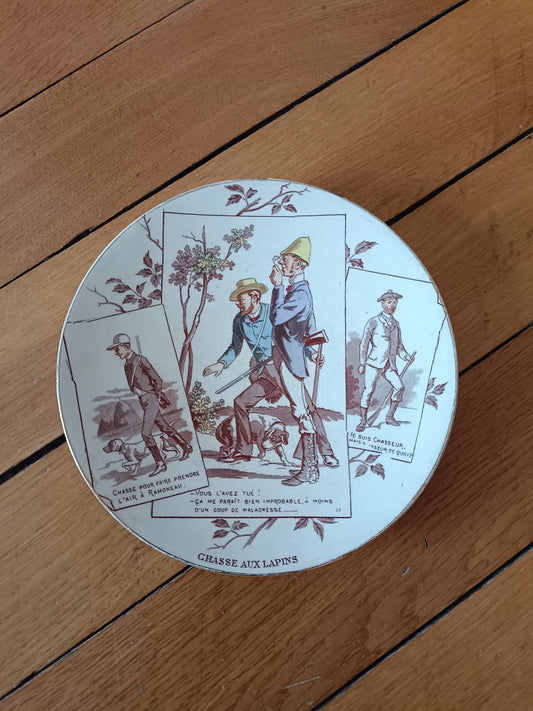 Assiette parlante série Chasseurs, numéro 11 "Chasse aux lapins" faïence U & C Sarreguemines