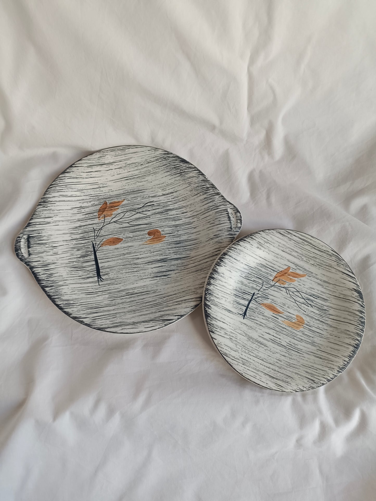 Plat à gâteau et 2 petites assiettes faïence de Salins, modèle "Langeac"