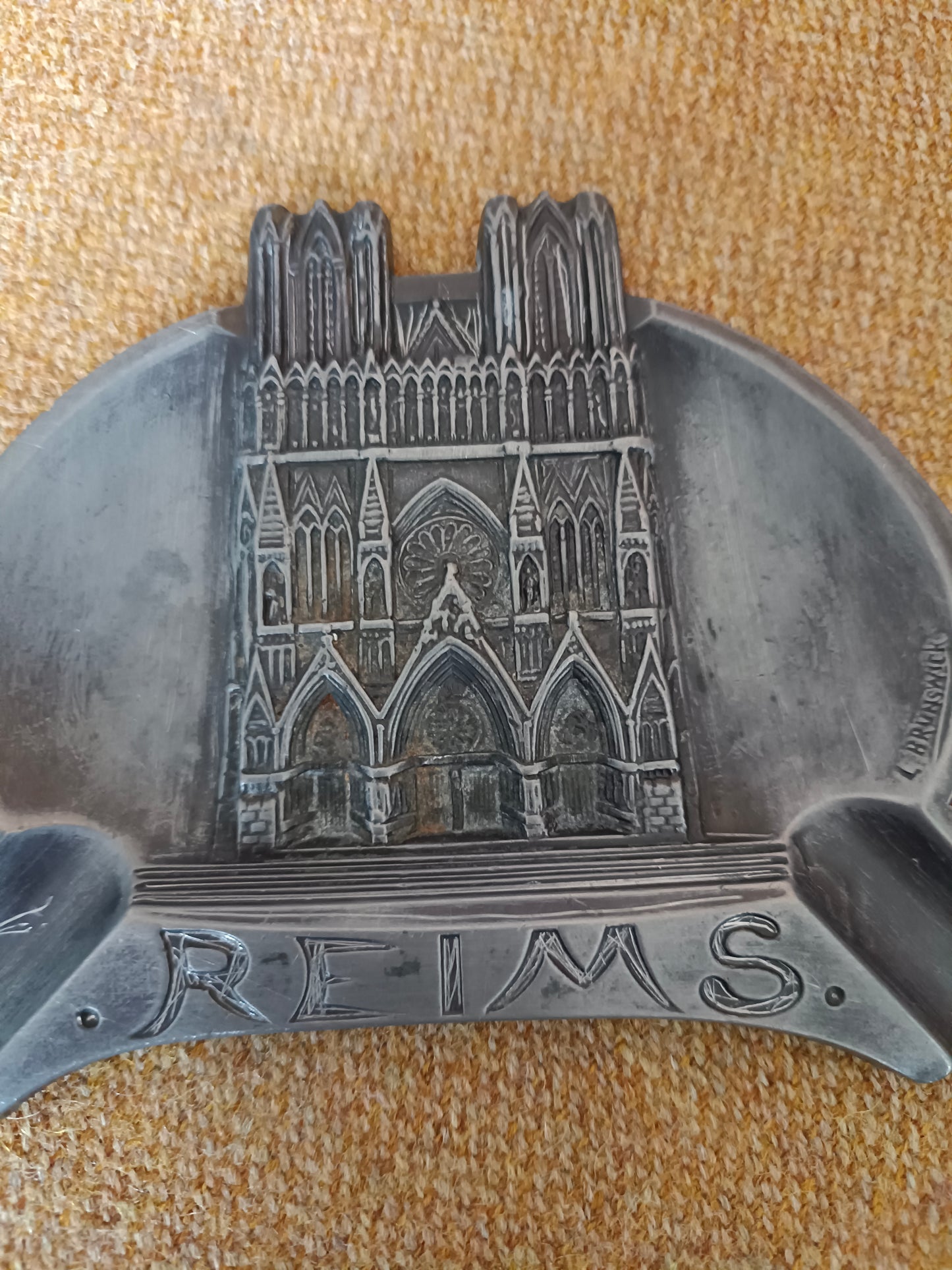Cendrier Art Nouveau cathédrale de Reims signé Brunswick