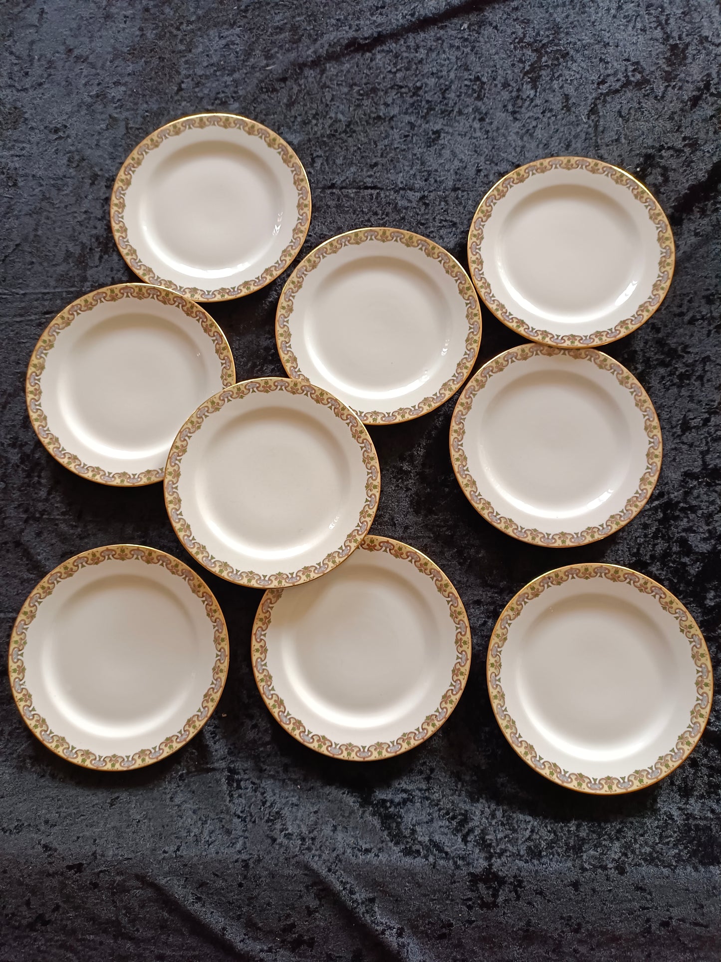 8 petites assiettes à gâteau en porcelaine de Limoges William GUERIN