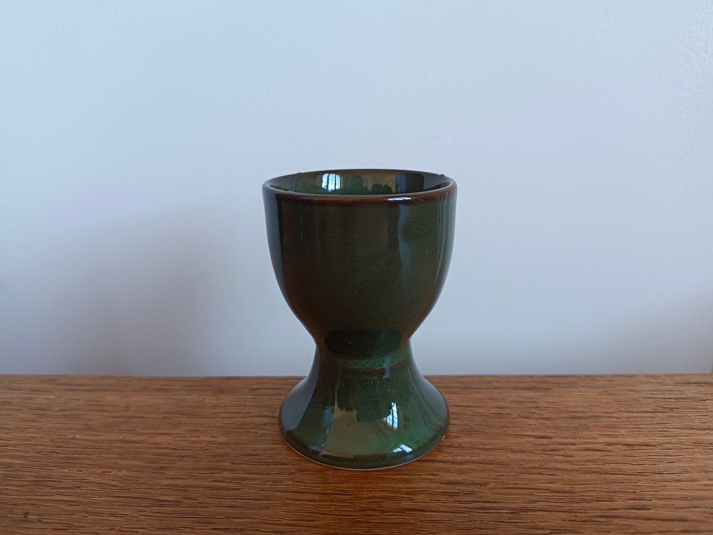 4 coquetiers en porcelaine couleur kaki