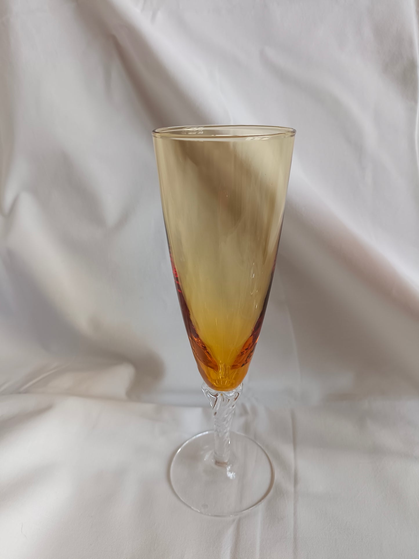 4 flûtes à champagne en verre coloré