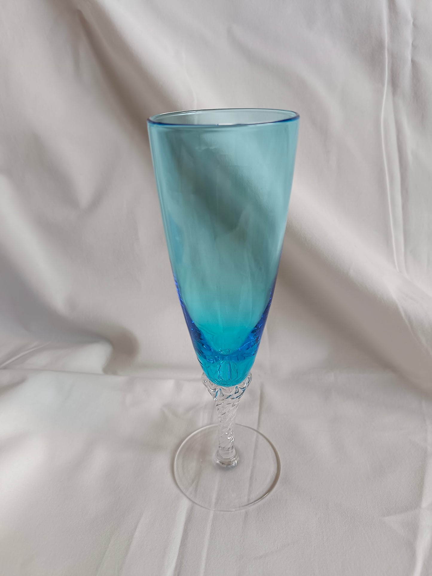 4 flûtes à champagne en verre coloré