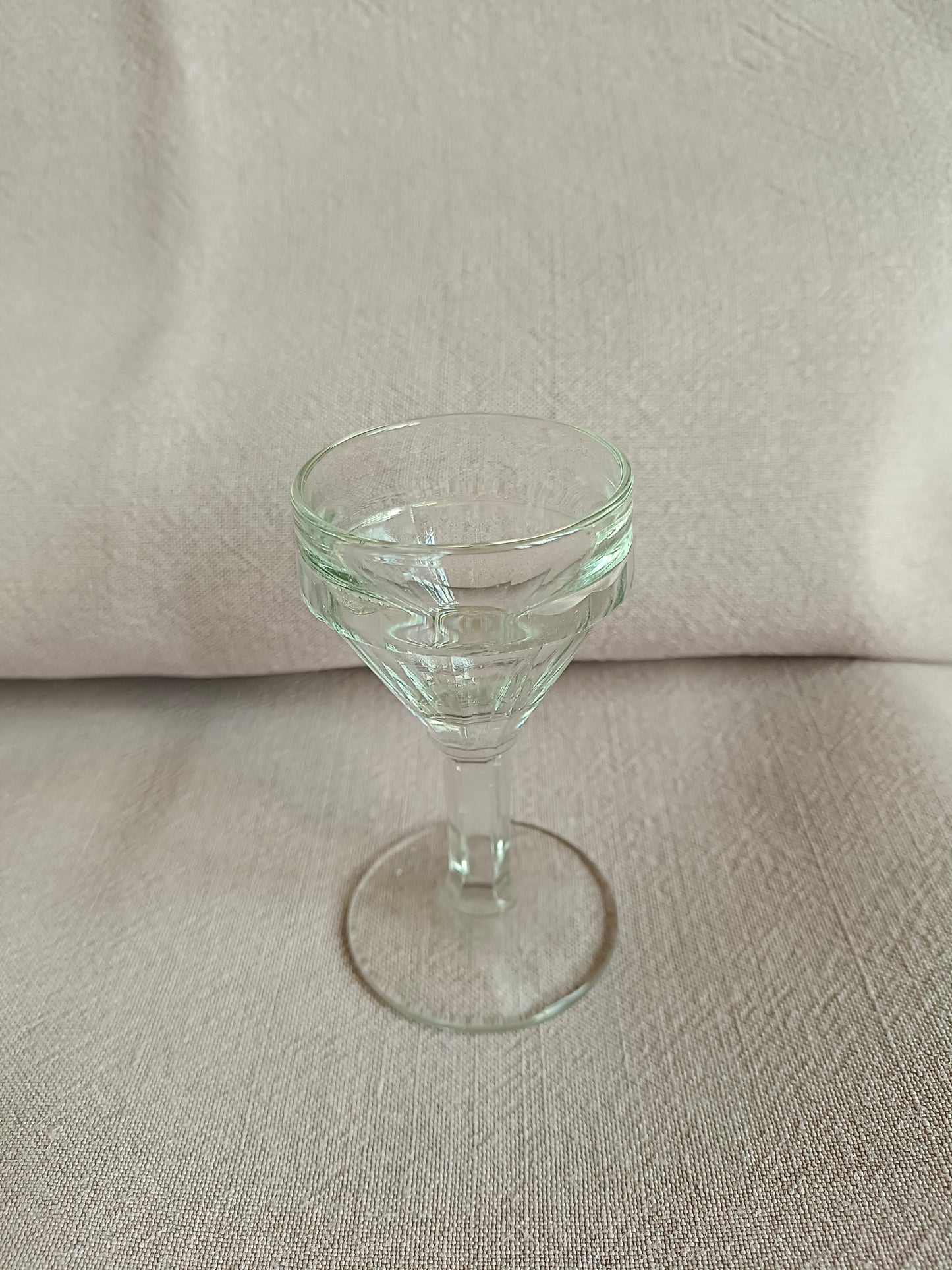 7 verres à liqueur de bistrot à pied