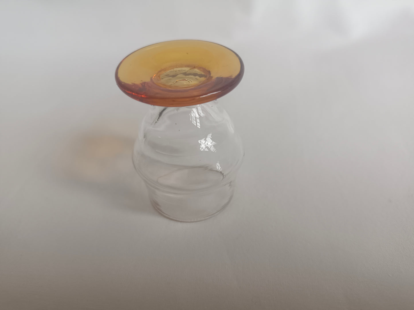 4 petits verres à liqueur à pied marron