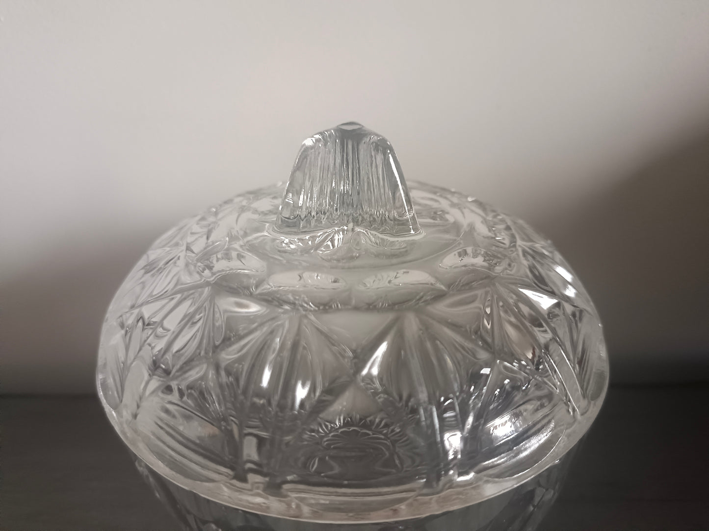 Bonbonnière ou sucrier en verre Lever