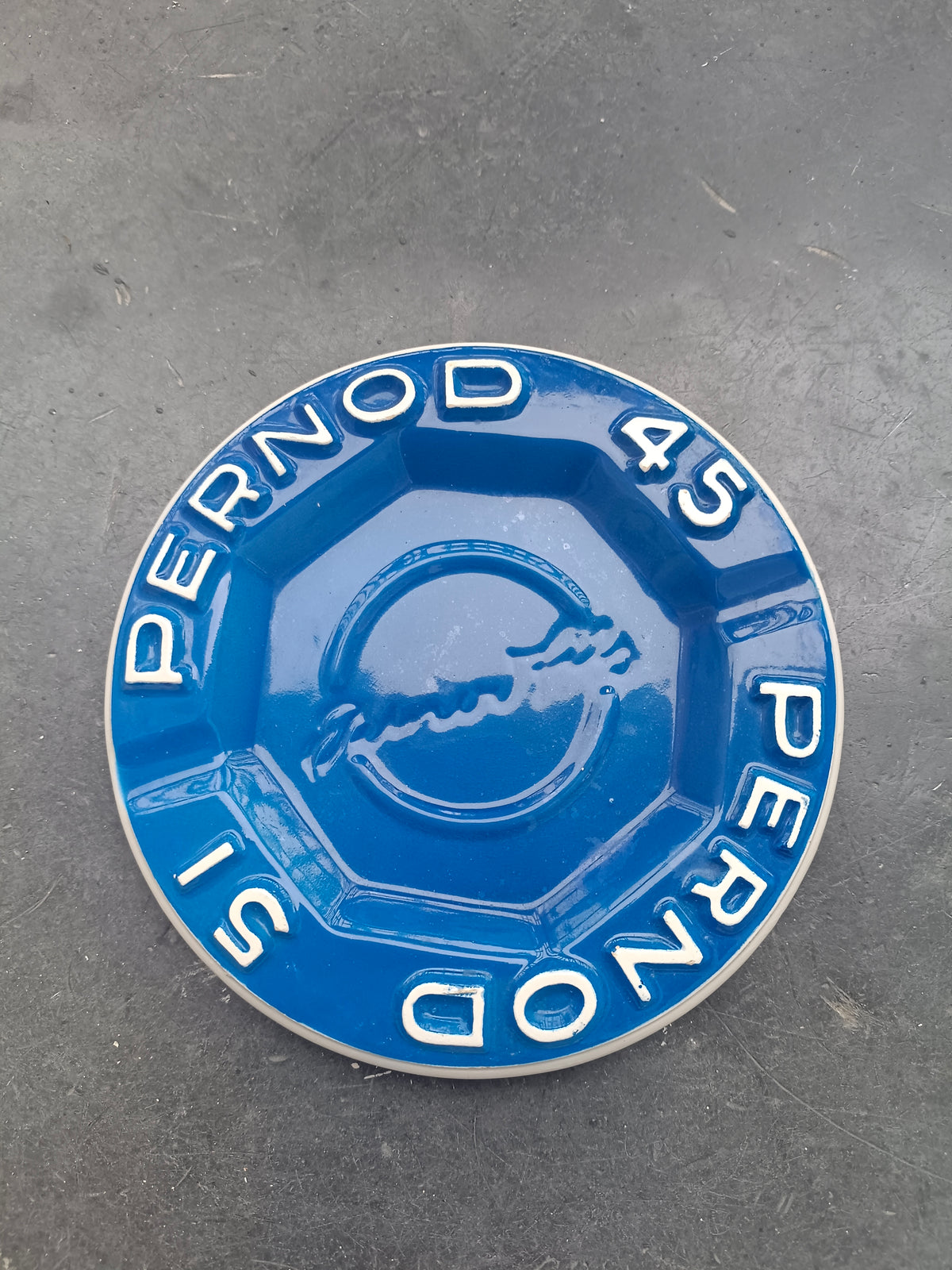 Cendrier publicitaire Pernod en faïence Longchamp