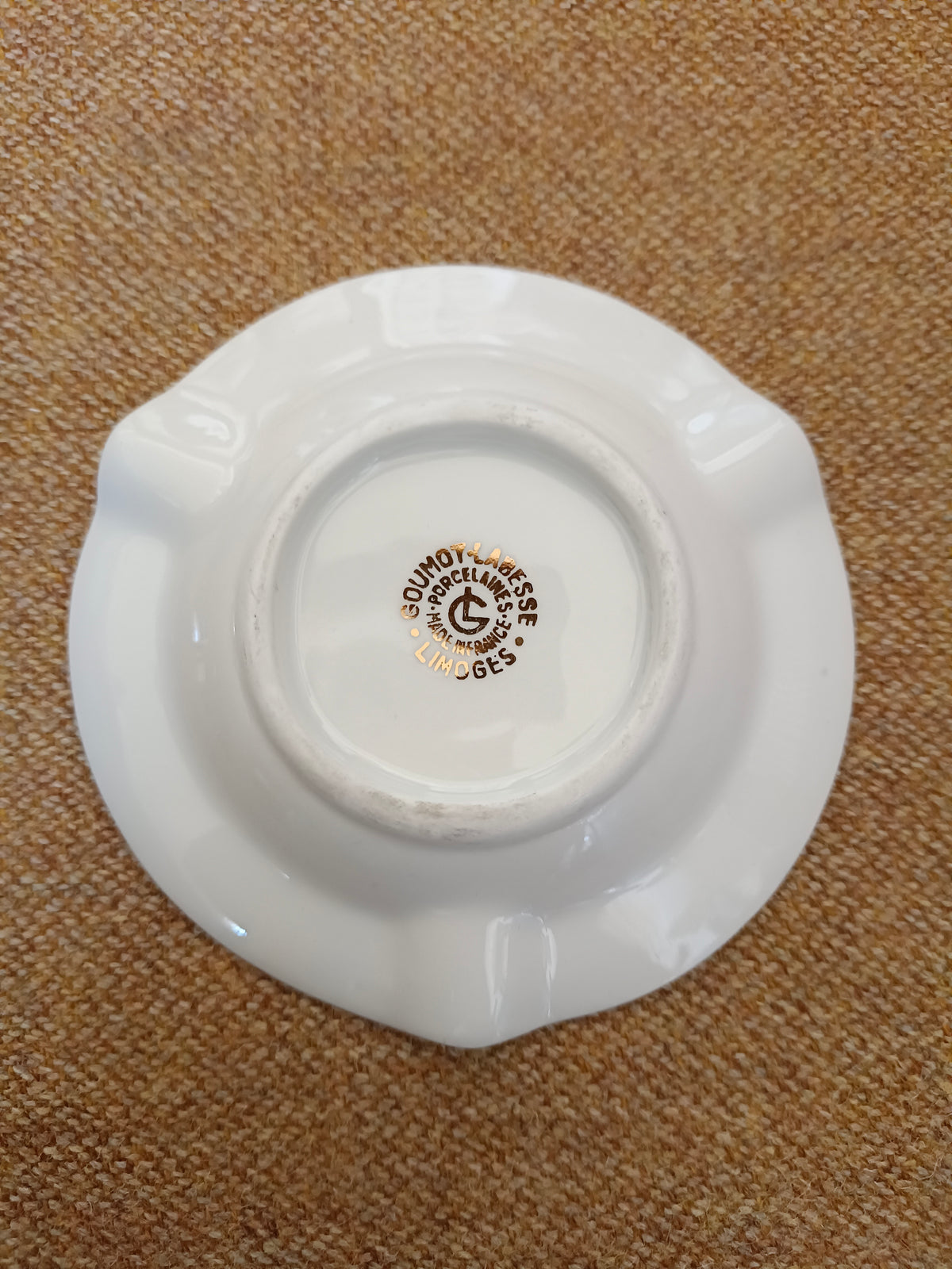 Cendrier Cognac Hennessy en porcelaine de Limoges Goumot-Labesse
