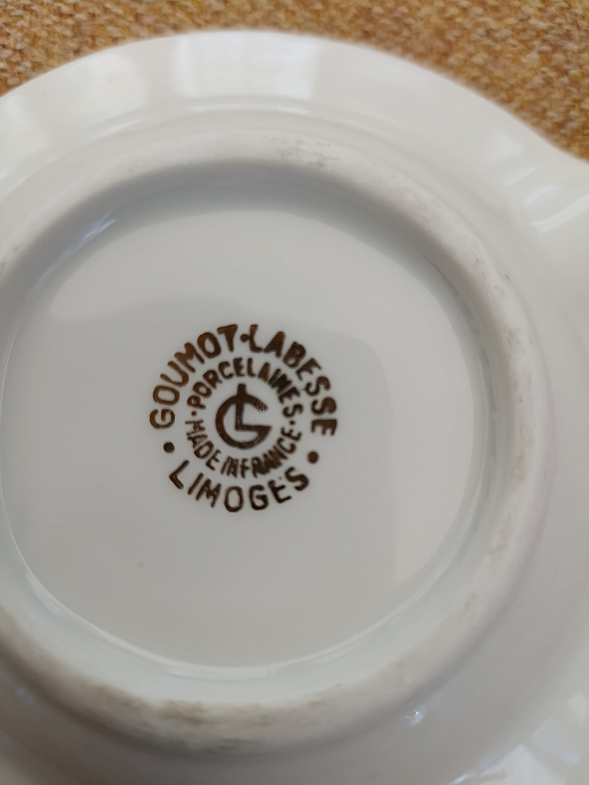 Cendrier Cognac Hennessy en porcelaine de Limoges Goumot-Labesse
