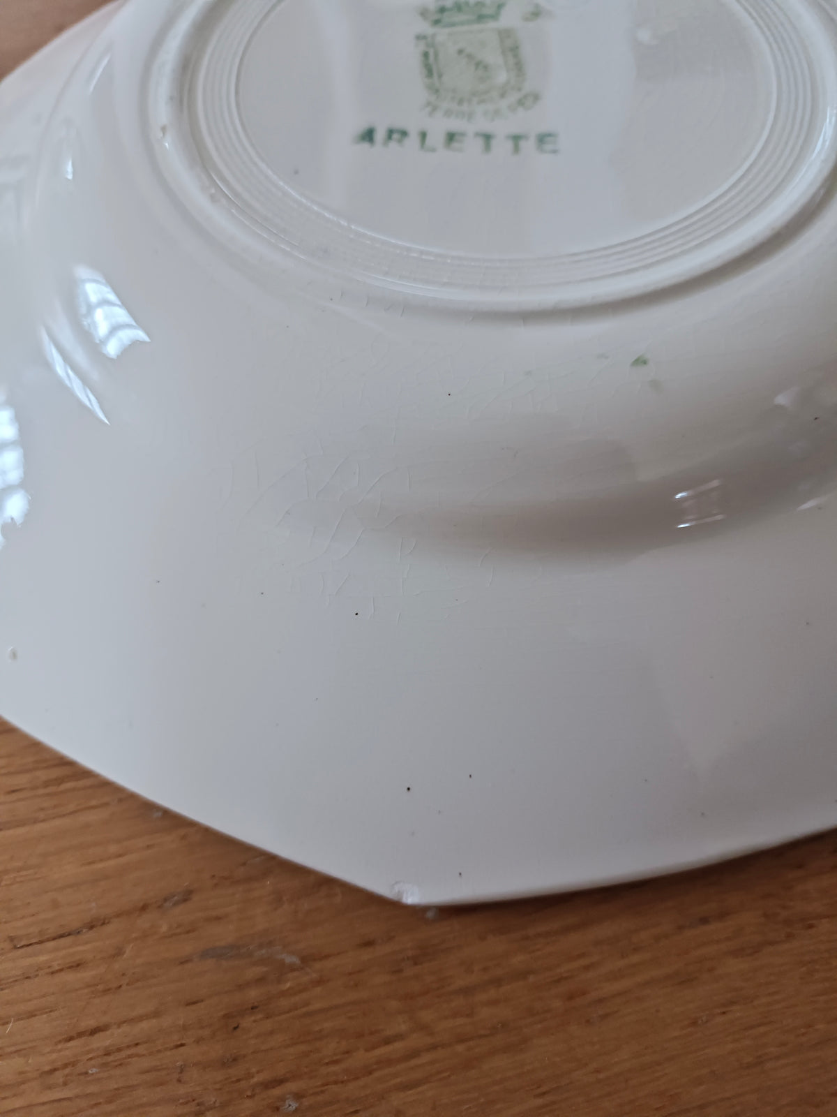 Assiette creuse en Terre de Fer Saint-Amand, modèle "Arlette"