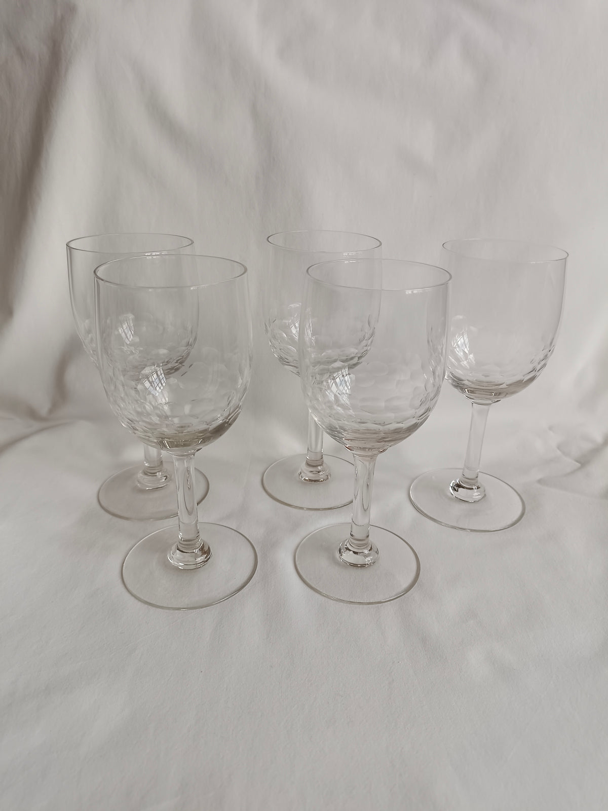 5 grands verres à pied, à eau ou vin rouge, motif écaille
