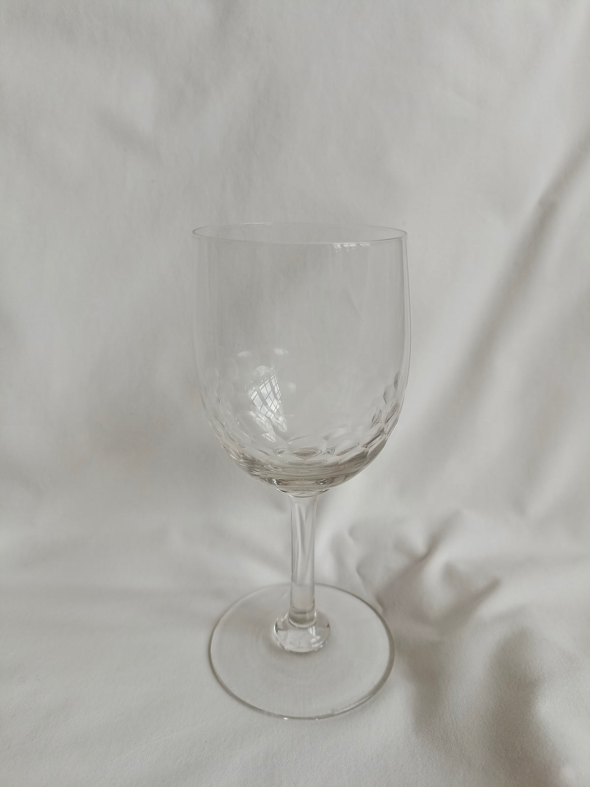 5 grands verres à pied, à eau ou vin rouge, motif écaille