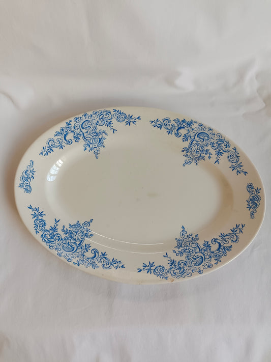 Plat ovale en terre de fer HB & Cie Choisy-le-Roi, modèle "Louis XV"