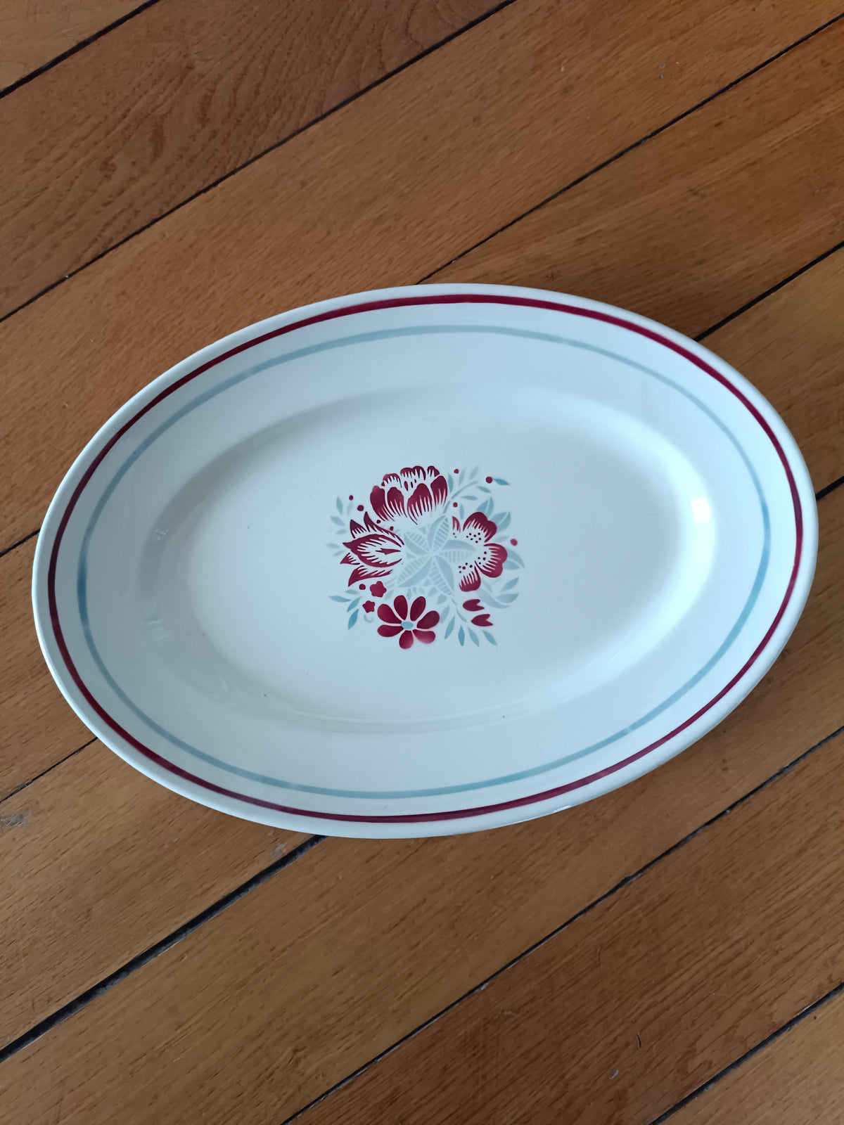 Plat ovale en faïence de Badonviller, modèle "Berger"