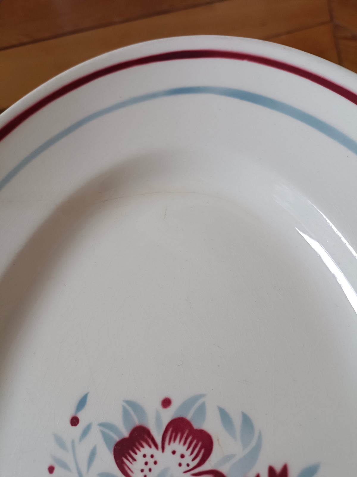 Plat ovale en faïence de Badonviller, modèle "Berger"
