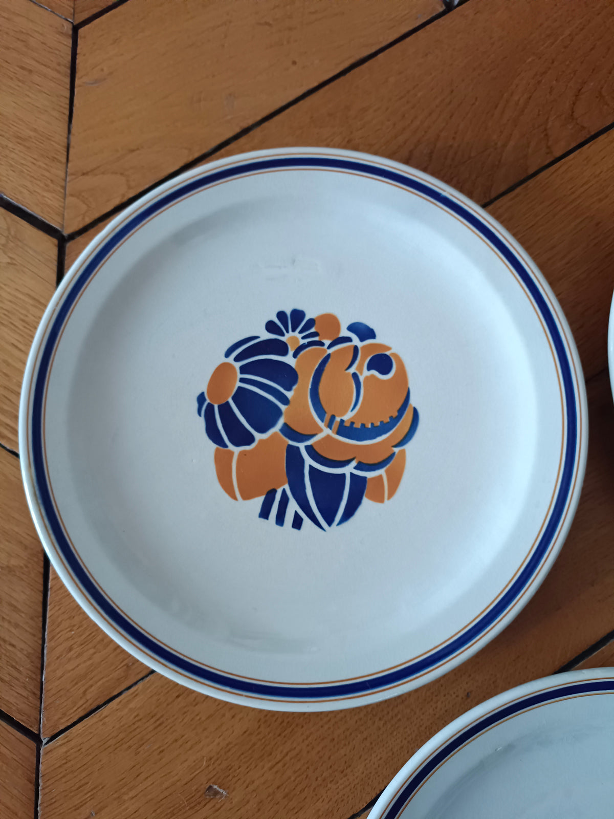 3 assiettes plates en faïence Sarreguemines Art Déco, Édition de la Maîtrise, décor "Auteuil"
