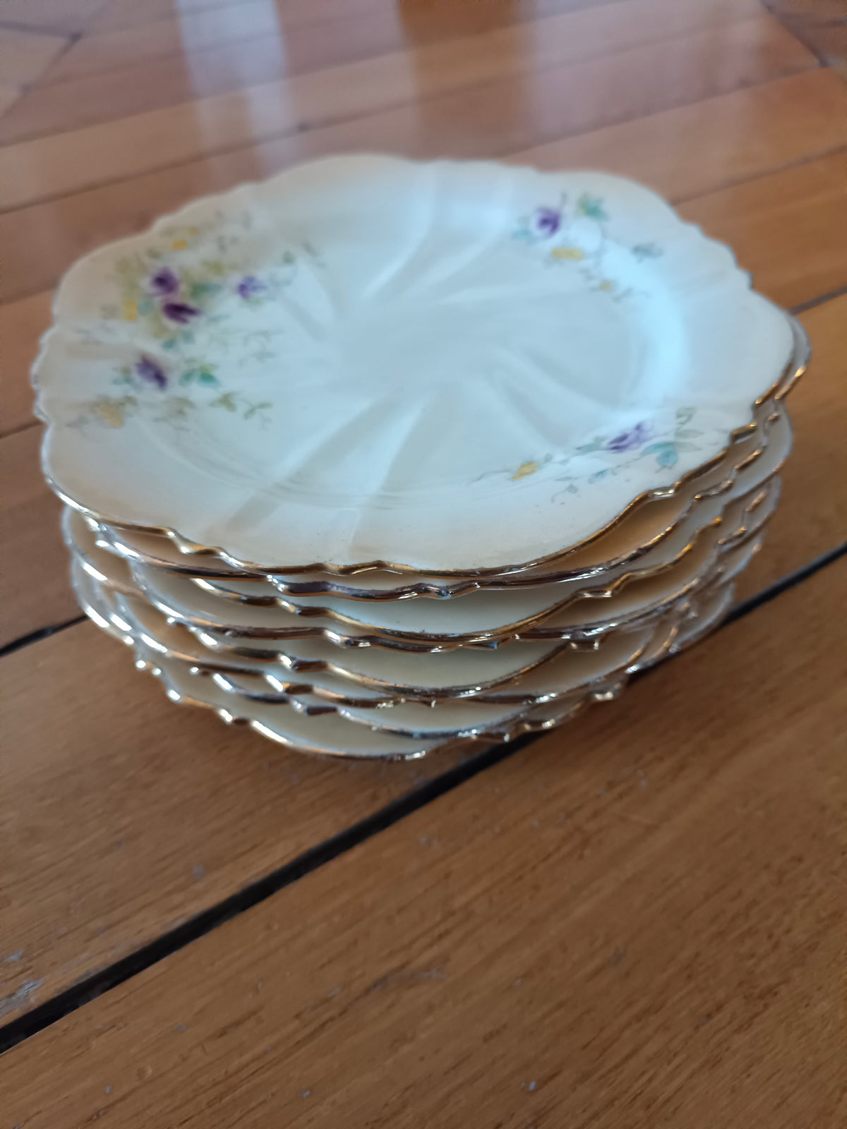 8 petites assiettes à mignardises en porcelaine anglaise Balmoral China par Redfern & Drakeford