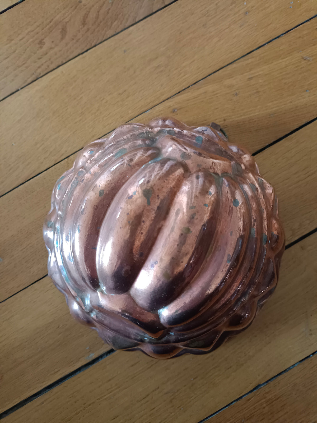 Moule à charlotte ou à gâteau en cuivre