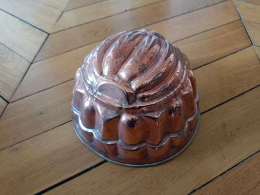 Moule à charlotte ou à gâteau en cuivre