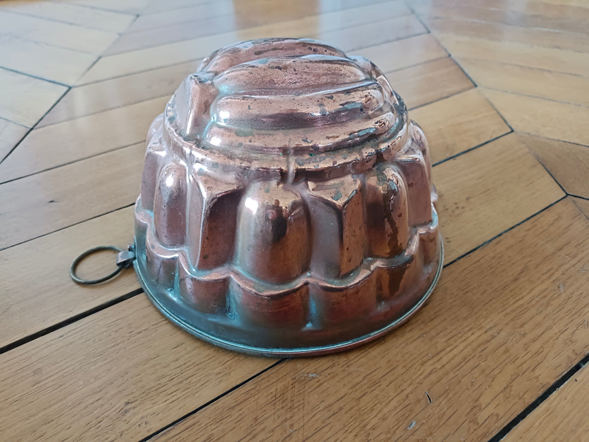 Moule à charlotte ou à gâteau en cuivre
