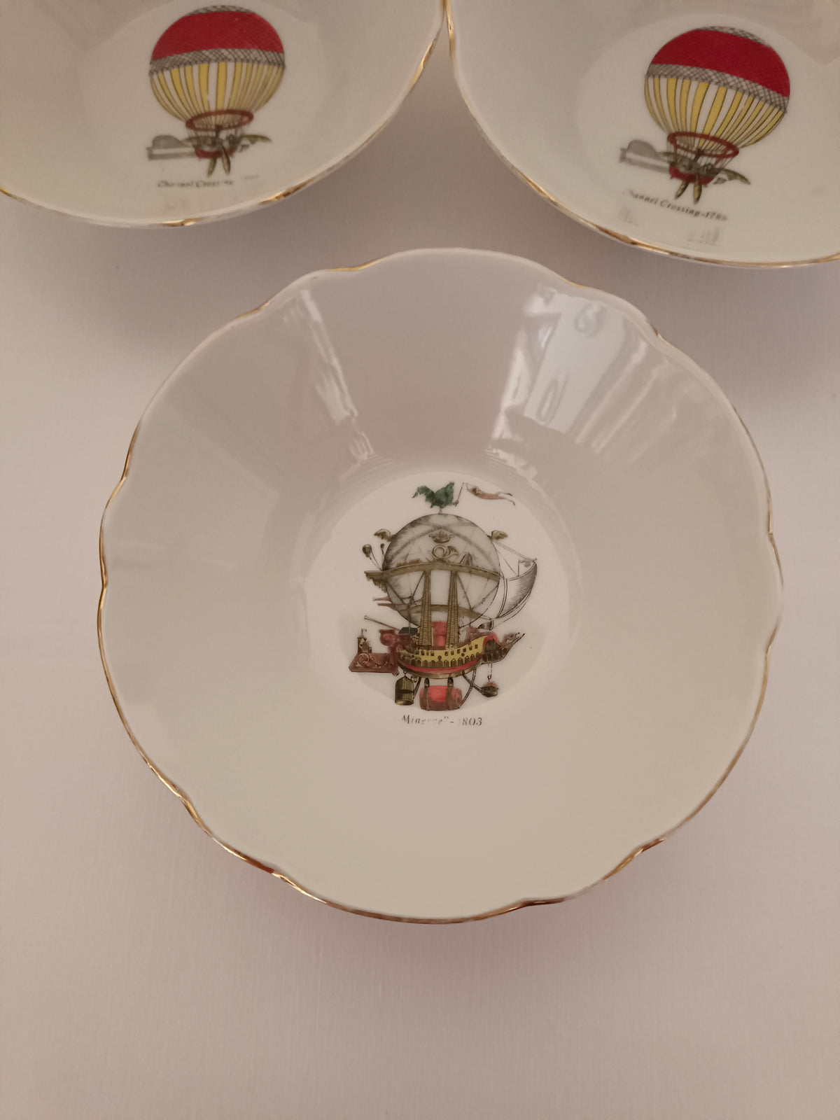3 coupelles en porcelaine bavaroise Seltmann décor montgolfières