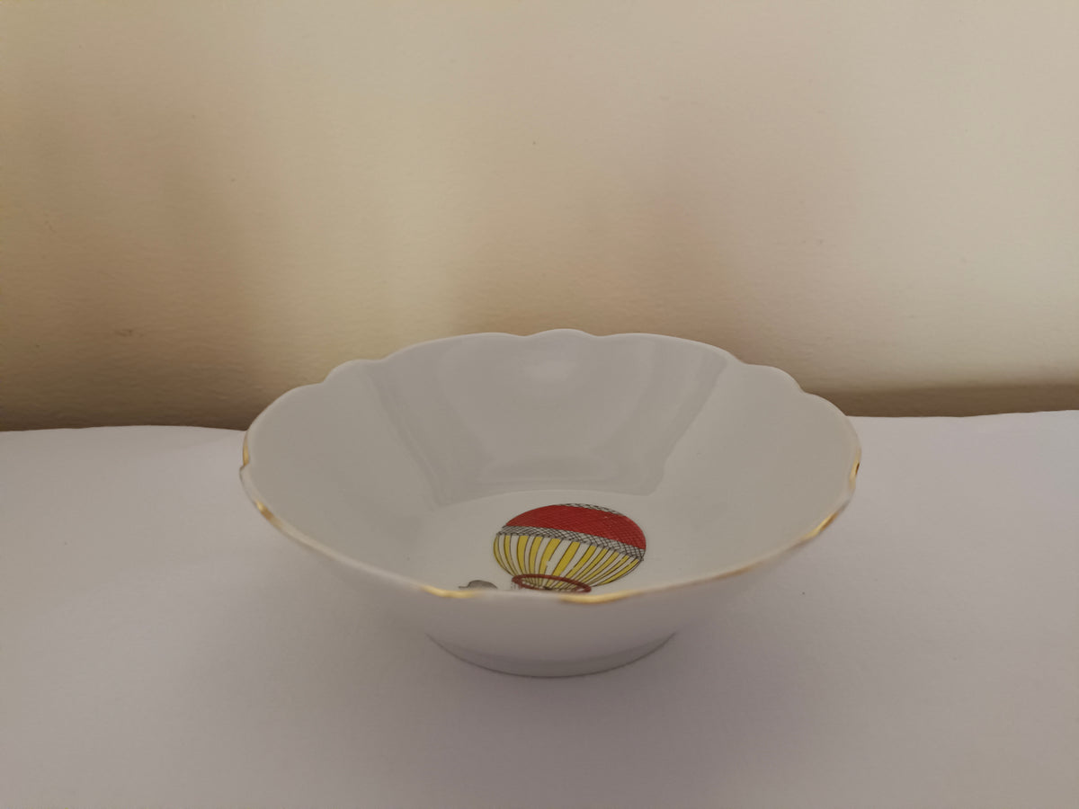 3 coupelles en porcelaine bavaroise Seltmann décor montgolfières
