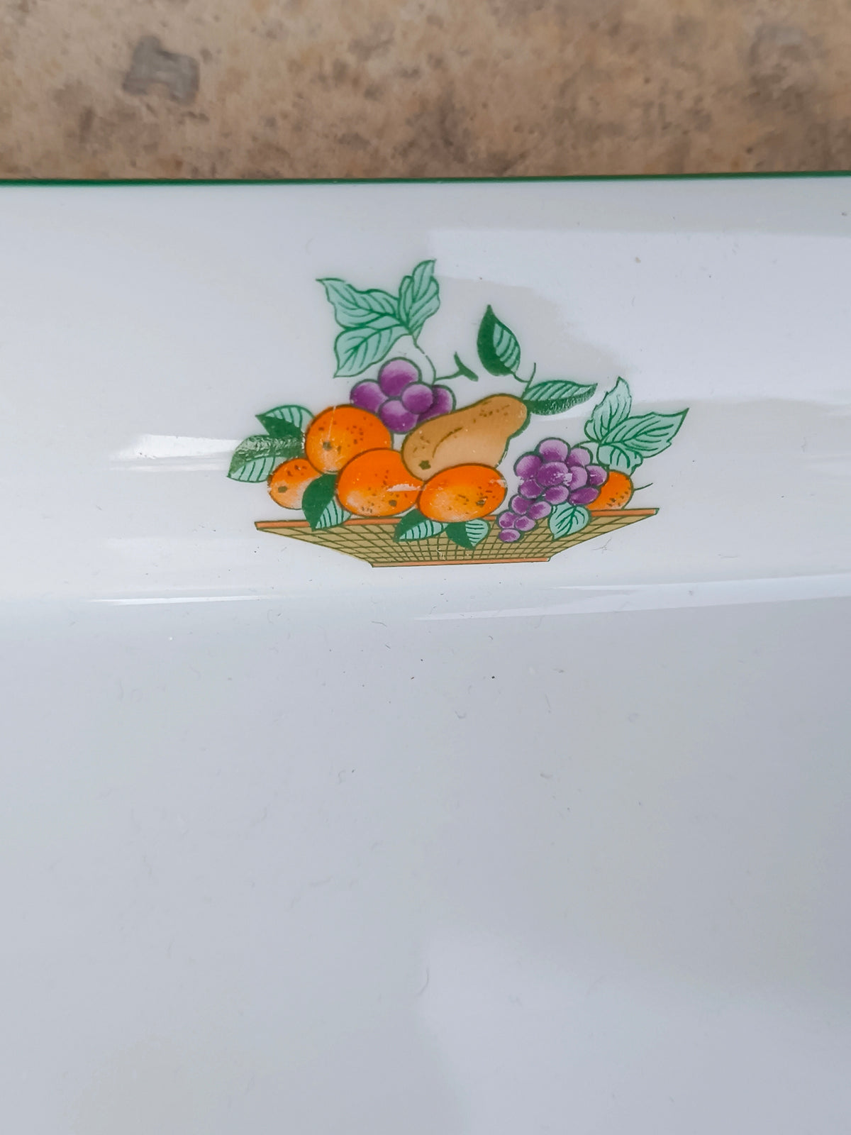 Vide-poches en porcelaine Guy Degrenne, décor Corbeille