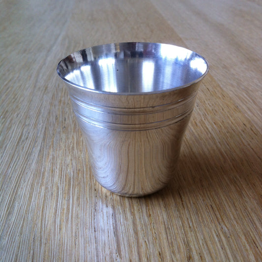 Petite timbale en métal argenté