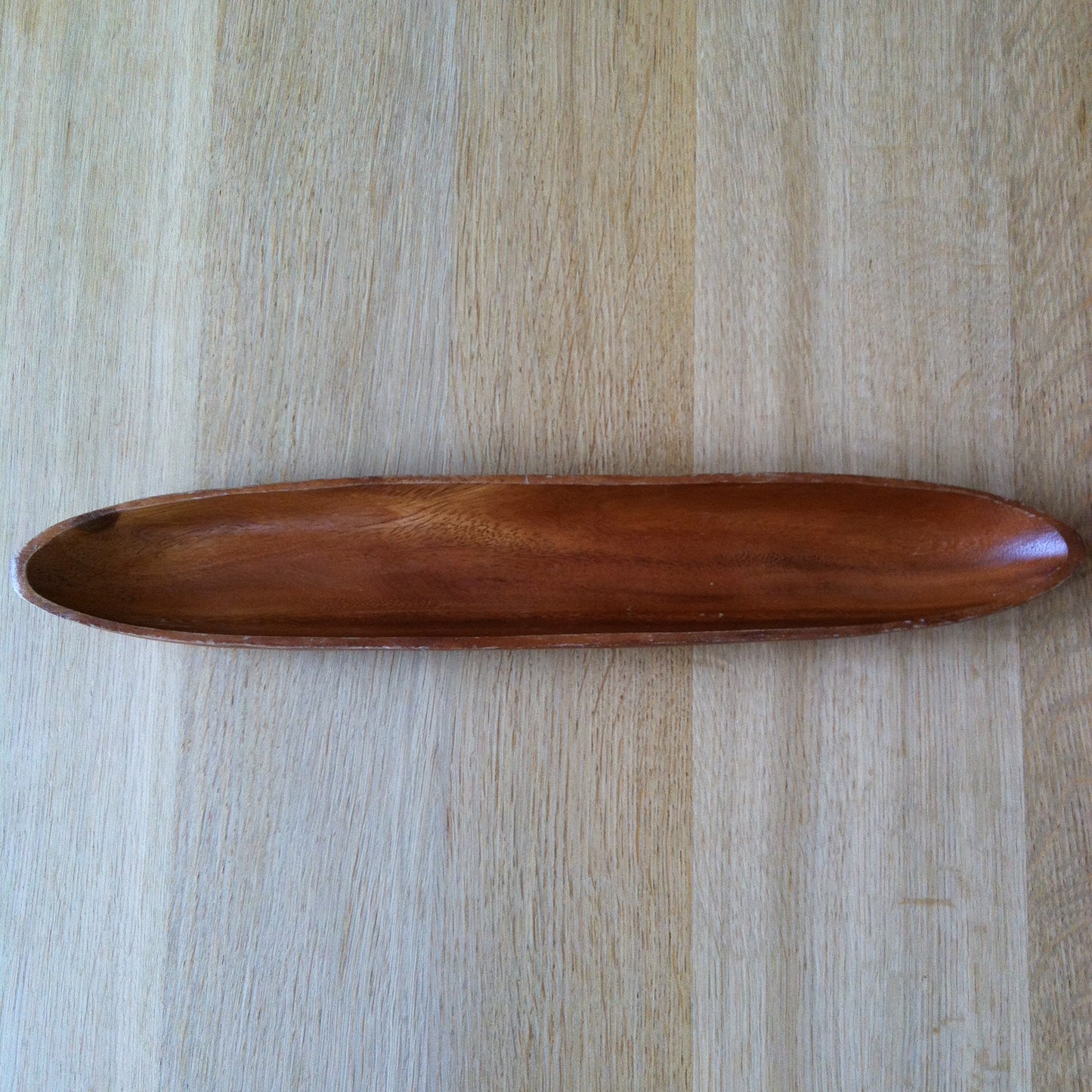 Corbeille à pain en bois en forme de baguette